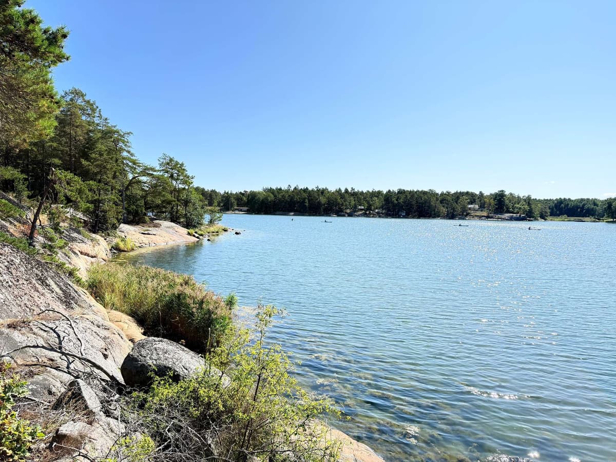 Smooth bare rock sloping straight into the water, the way in and the way out